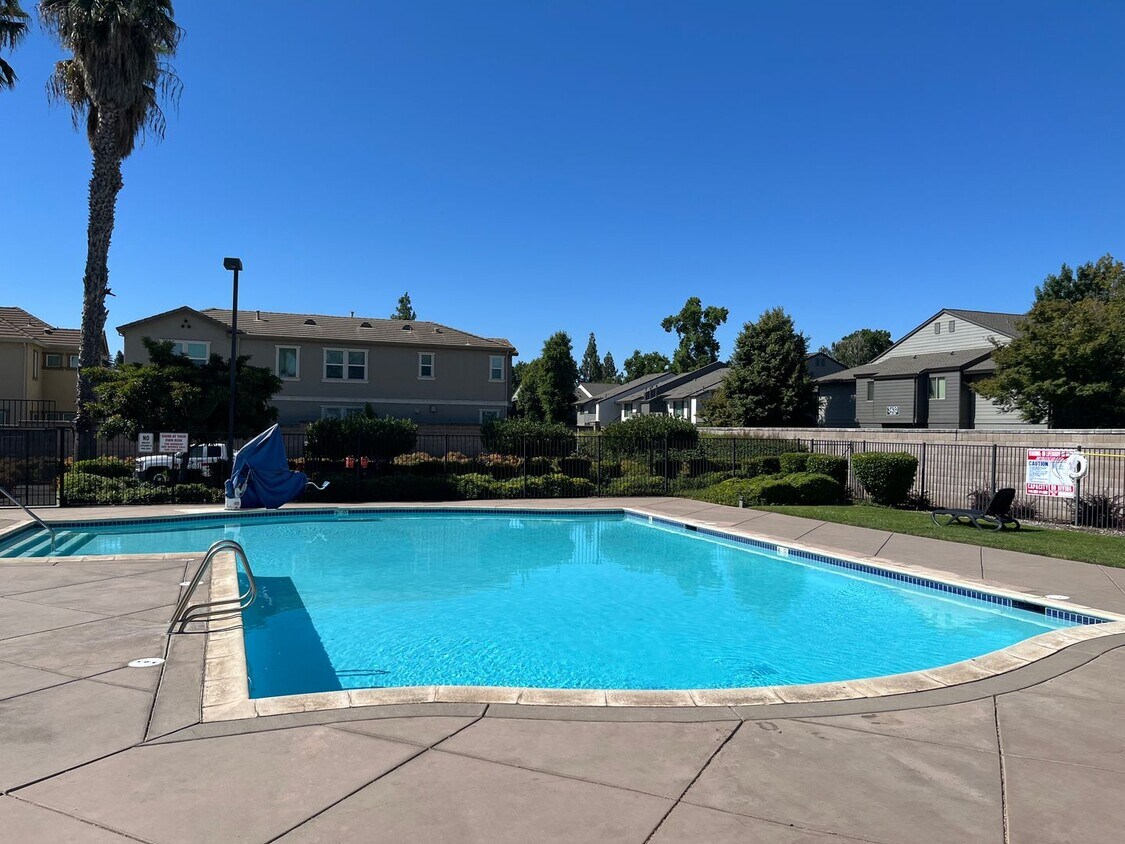 Primary Photo - Courtyard home available NOW!