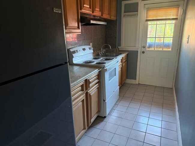 Building Photo - 63 Galveston Pl SW