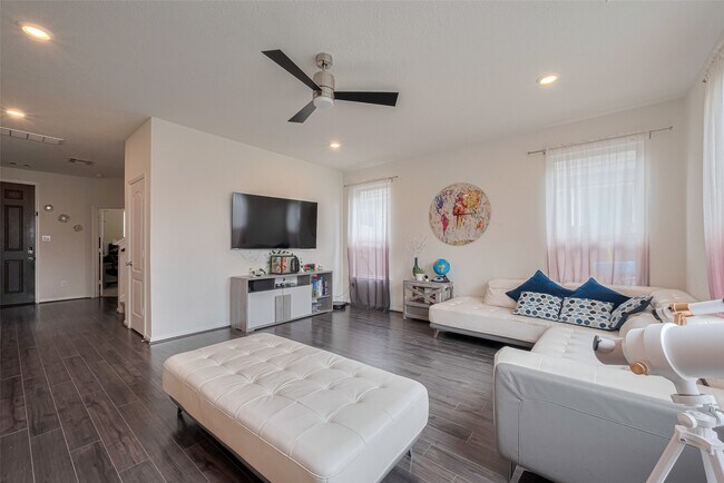 Building Photo - 1714 Clifton Hills Ln
