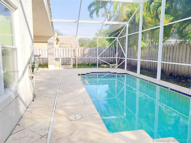 Foto del edificio - 13455 NW 12th St