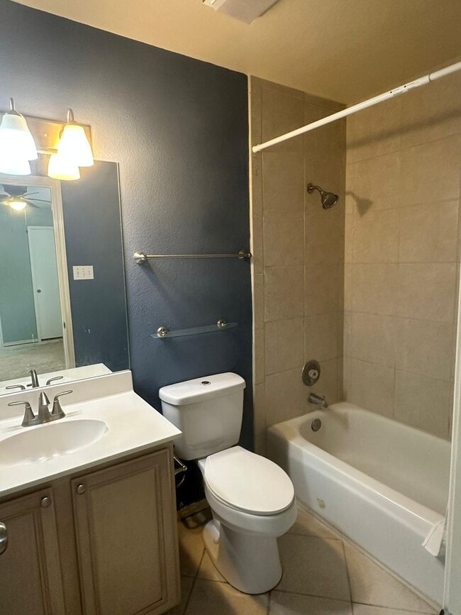 Building Photo - 3 BD/2.5 BA AVAILABLE IN GATED COMMUNITY I...