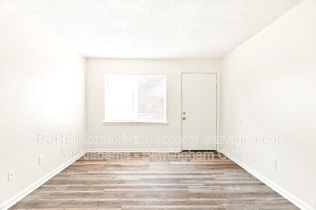 Building Photo - 8017 1st Ave S