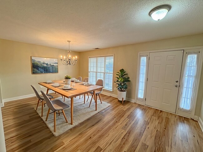 Building Photo - 1001 Bradford Way