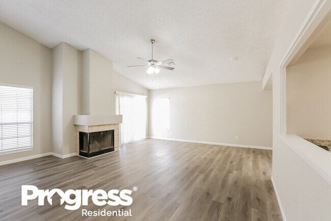Building Photo - 2732 W Gila Ln