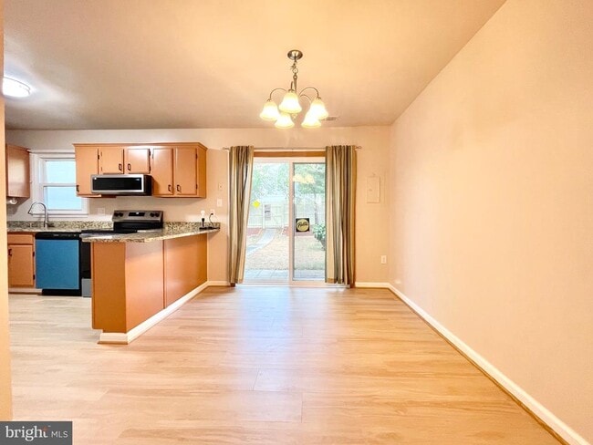 Building Photo - 13782 Newport Dr