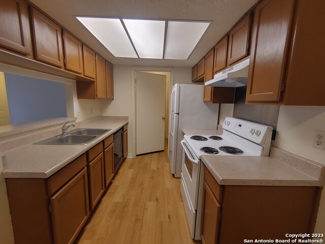 Foto del edificio - 9912 Ardash Ln