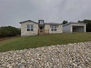 Building Photo - 20915 Oak Dale Dr