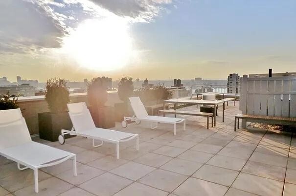 Foto del edificio - 401 W 25th St