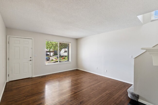 Building Photo - 6067 Wisteria Dr