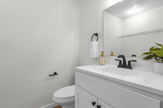 Building Photo - 1289 RENTAL CONDO COMMUNITY