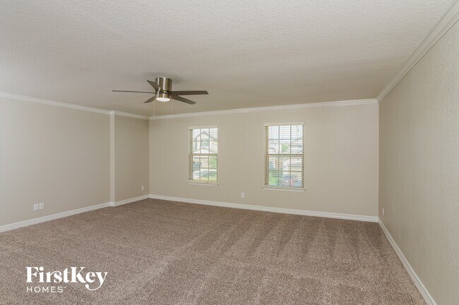 Building Photo - 3120 Half Moon Dr