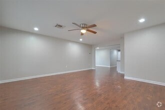 Building Photo - 1143 Majestic St