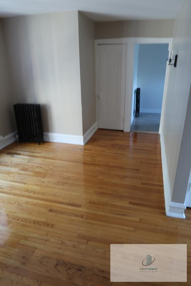 Foto del edificio - 6364 N Hermitage Ave