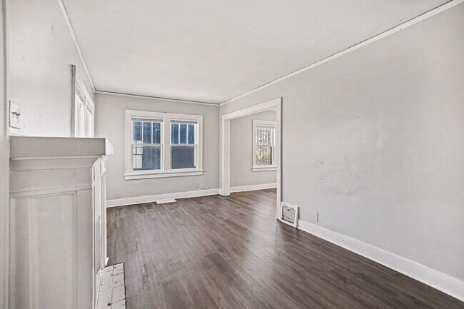 Foto del edificio - 2407 E 67th Terrace