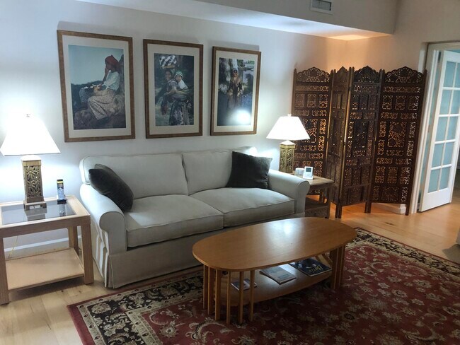 Foto del edificio - 16000 W Bay Dr