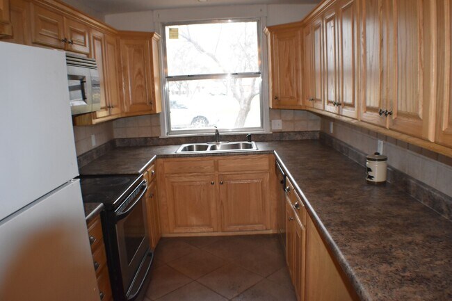 Building Photo - 3411 Fleetwood