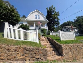 Building Photo - 424 Revere St