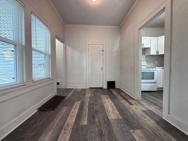 Foto del edificio - 854-856 Kellogg St