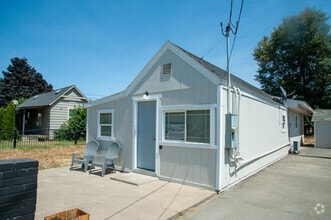 Building Photo - 603 Military St