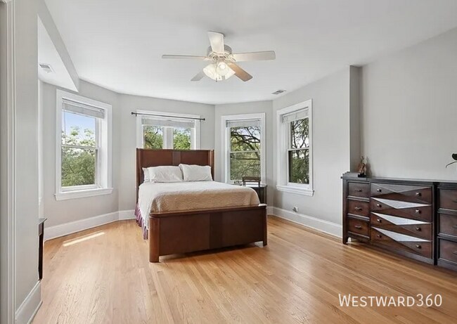 Foto del edificio - 2656 W Lunt Ave