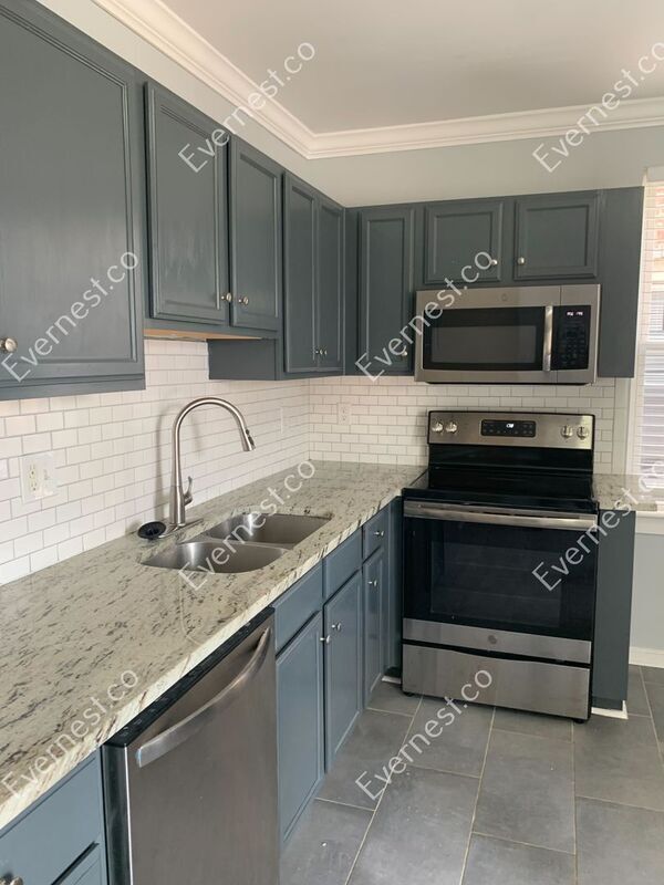 Building Photo - 1402 Bainbridge St