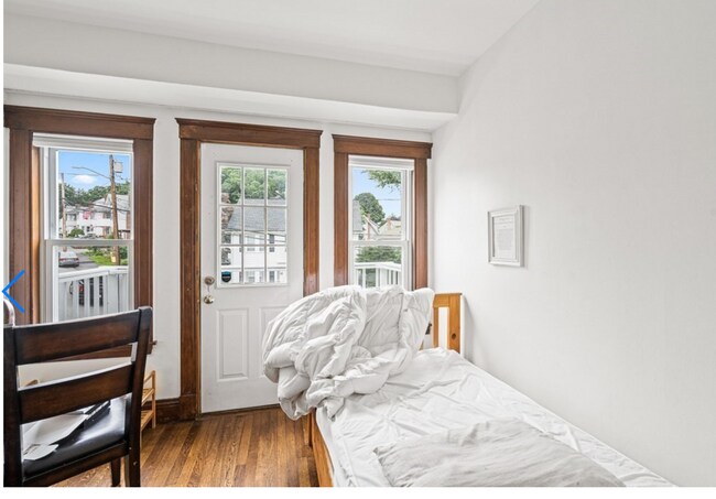 Building Photo - 18 Oak Hill Rd