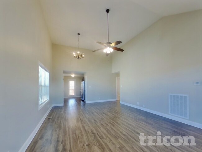 Building Photo - 2945 Lancelot Ln