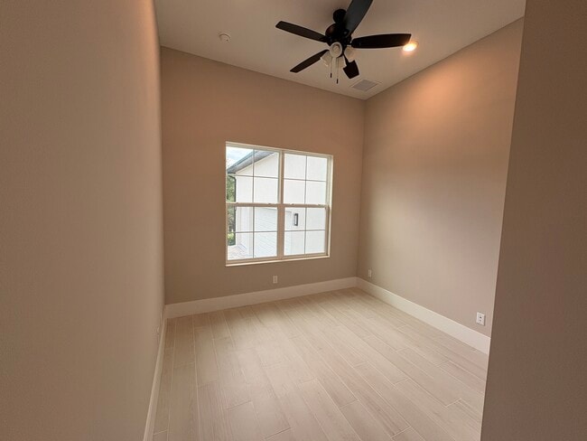 Building Photo - 547 Sanctuary Golf Pl