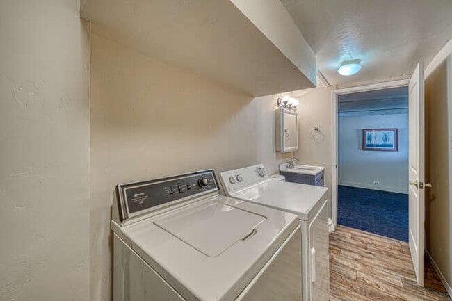 Foto del edificio - 426 E 11th St