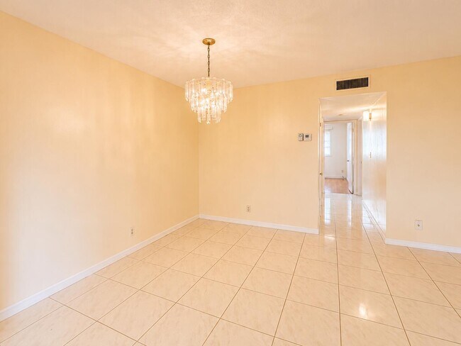 Foto del edificio - 5300 Washington St