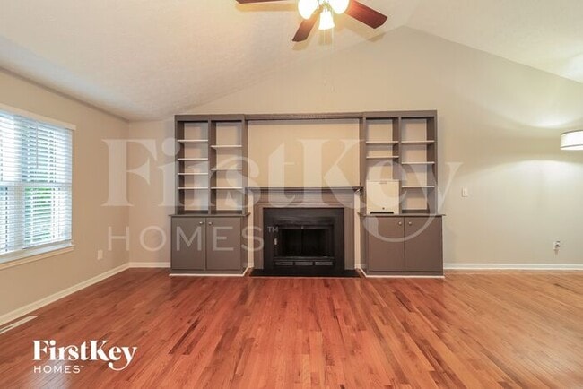 Building Photo - 611 Bluff Dr