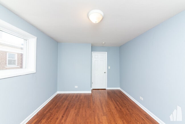 Building Photo - 6140 N Winthrop Ave