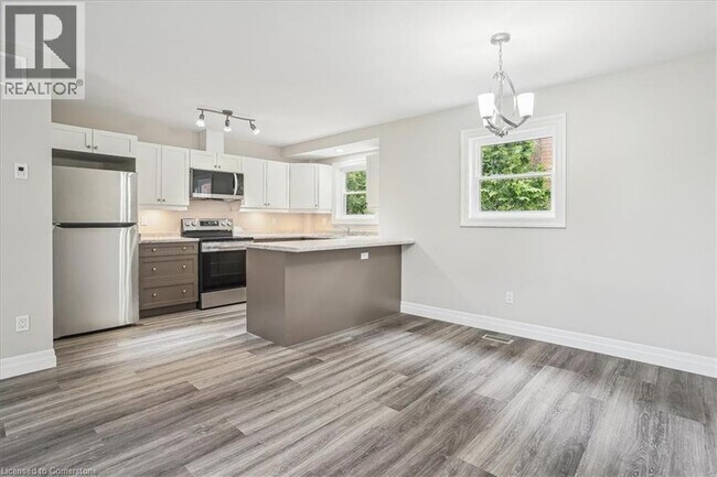 Photo du bâtiment - 38 Viewpoint Ave