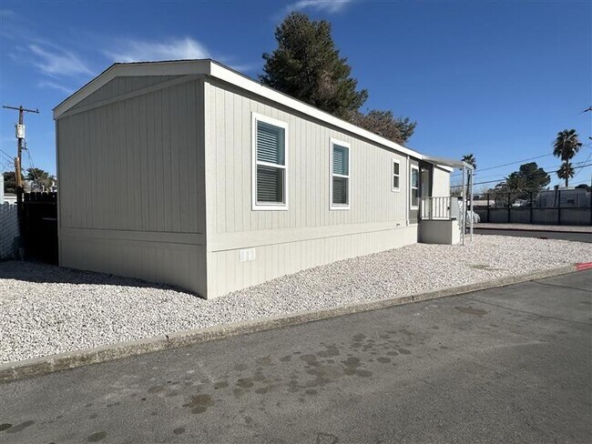Foto del edificio - 1190 S Mojave Rd