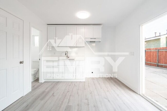 Photo - Comfy ADU for Rent in Fishburn Ave in Bell Amazing Deal House