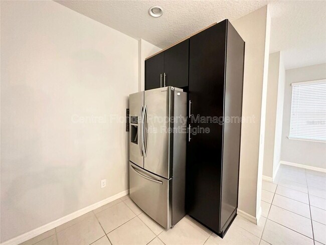 Foto del edificio - 122 Zamora Pl