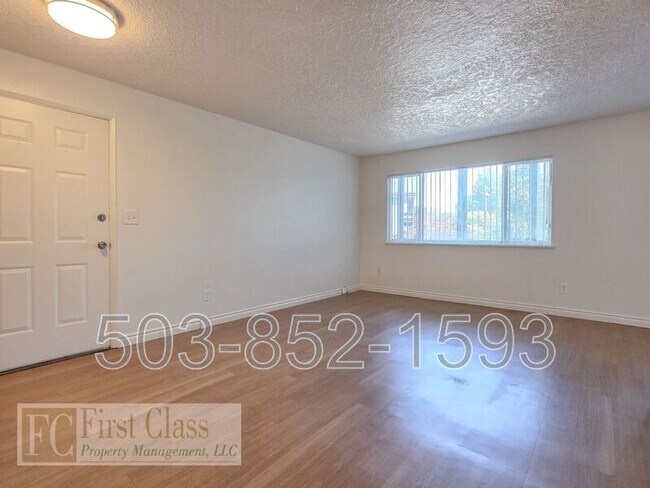 Foto del edificio - 12345 SW Hall Blvd
