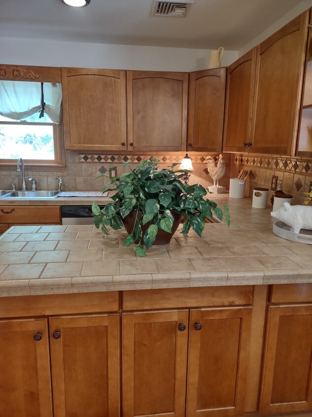 277 N Highland Ave, Pearl River, NY 10965 House Rental in Pearl River