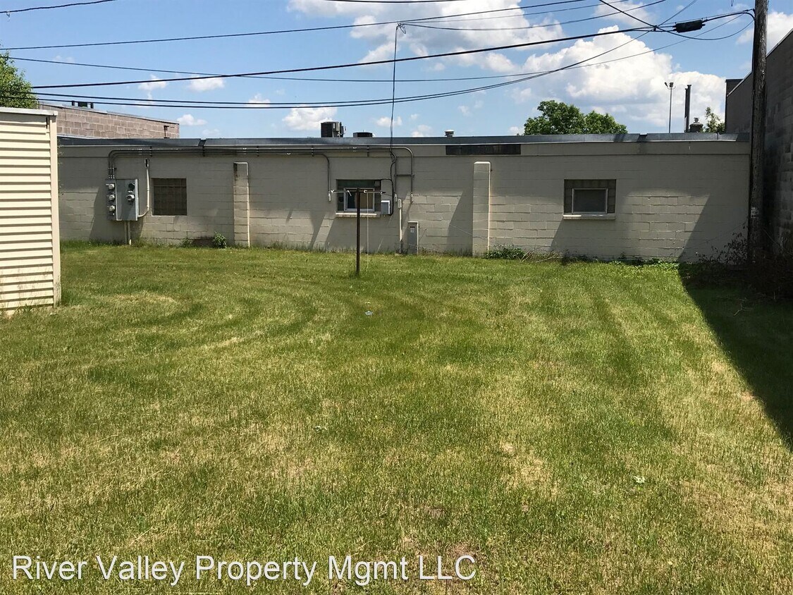 Building Photo - 2601 Pomona Dr