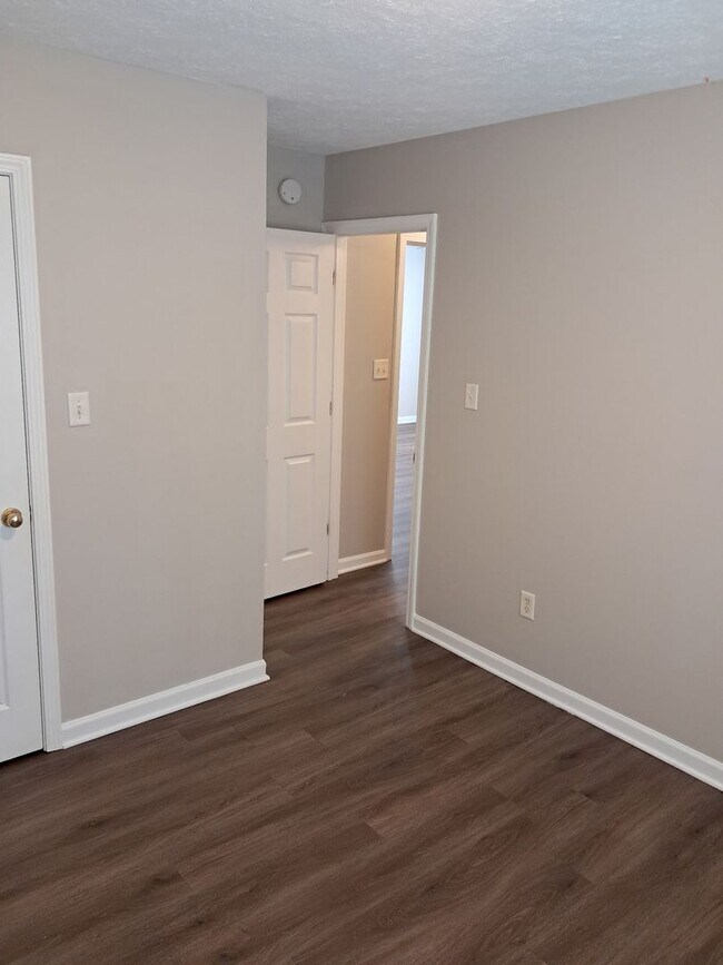 Foto del edificio - 2 Bedroom and 1 Bathroom Duplex