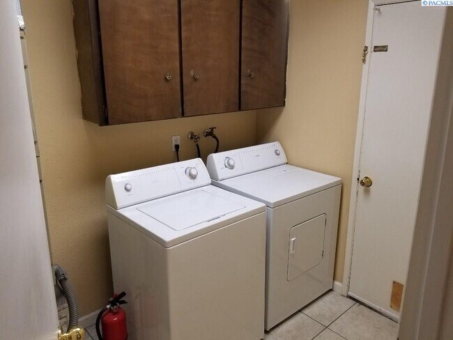 Foto del edificio - South Richland Townhouse for rent