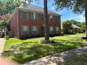 Building Photo - 4635 Meadow Green Dr