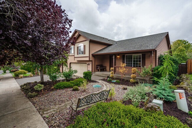 Foto del edificio - 3 Bedroom 2.5 Bath with workshop and fence...