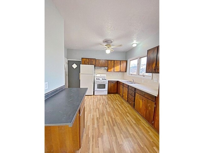 Building Photo - 4707