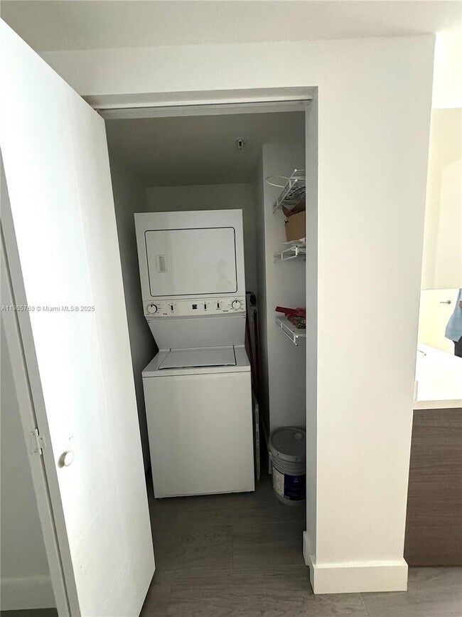 Foto del edificio - 1010 SW 2nd Ave