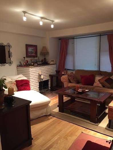 Foto del edificio - 1353 N State Pkwy