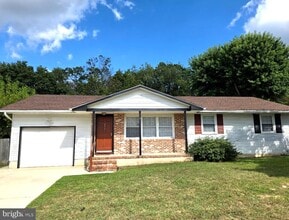 Building Photo - 897 Chapel Dr