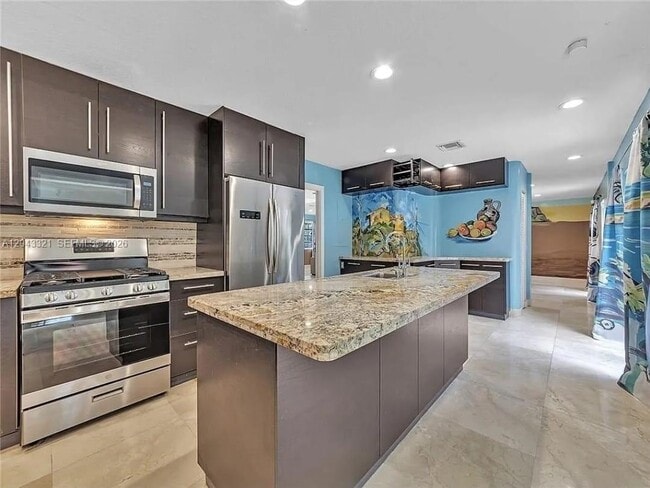 Photo - 851 N 11th Ave House