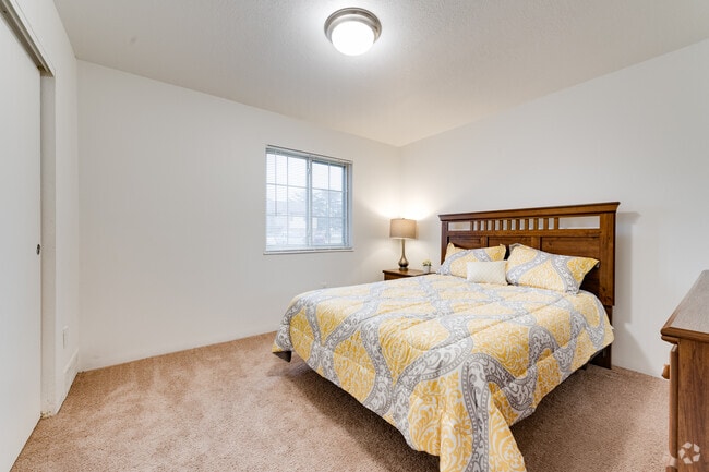 1BR, 1BA - 660 SF - Evergreen Park Townhomes and Apartments