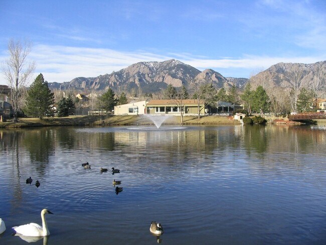 El lago Tantra está a pocos pasos. Un lugar tranquilo. - 850 W Moorhead Cir
